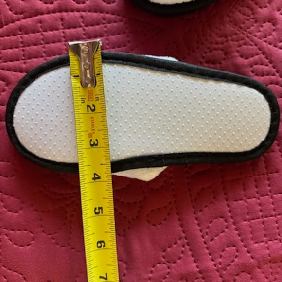 Luxury Childs slippers, small, NEW, white - Picture 6 of 7